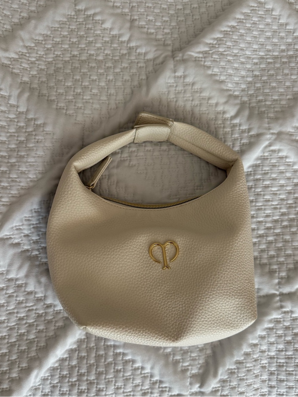 Cle de Peau